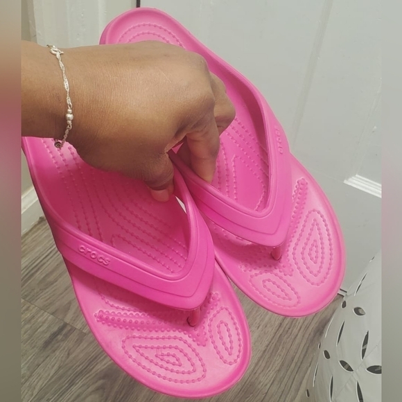 Crocs Unisex Pink Classic Flip Flop M'S 6 & W'S 8🌴 - Picture 6 of 8